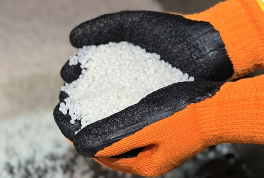 1639022511952852.jpg plastic pellets copy.jpg